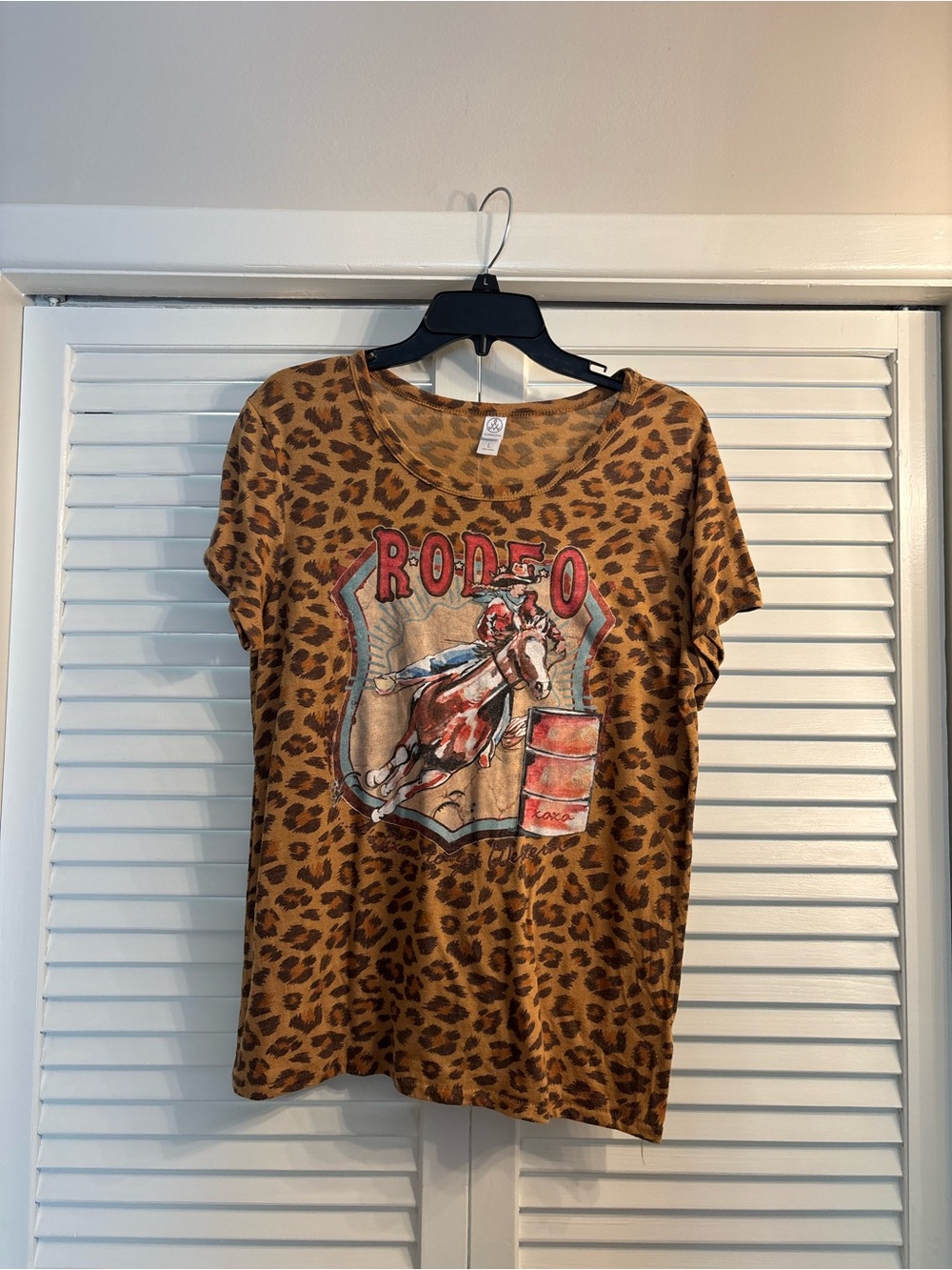 Alternative Leopard Print Rodeo Graphic Tee in Brown and Red